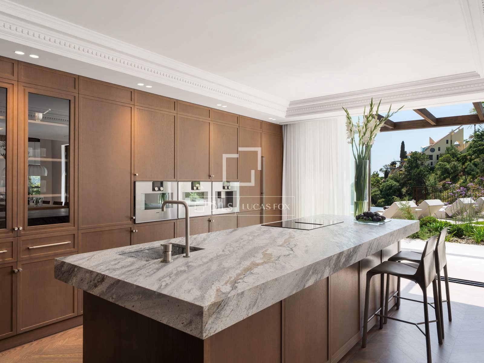 6 bedroom Villa for sale in Marbella with pool garage - € 8,795,000 (Ref: 9965779)