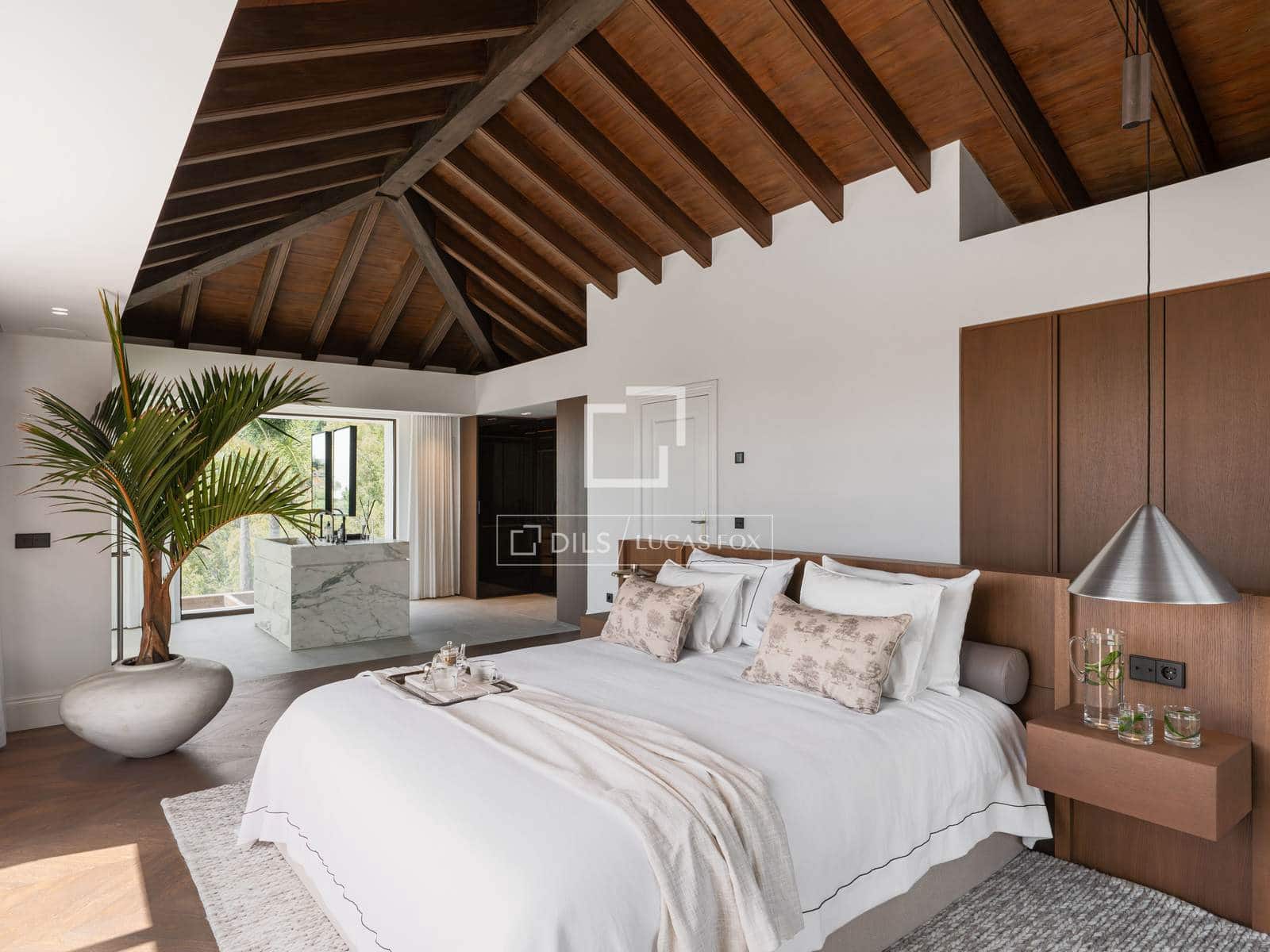 6 bedroom Villa for sale in Marbella with pool garage - € 8,795,000 (Ref: 9965779)