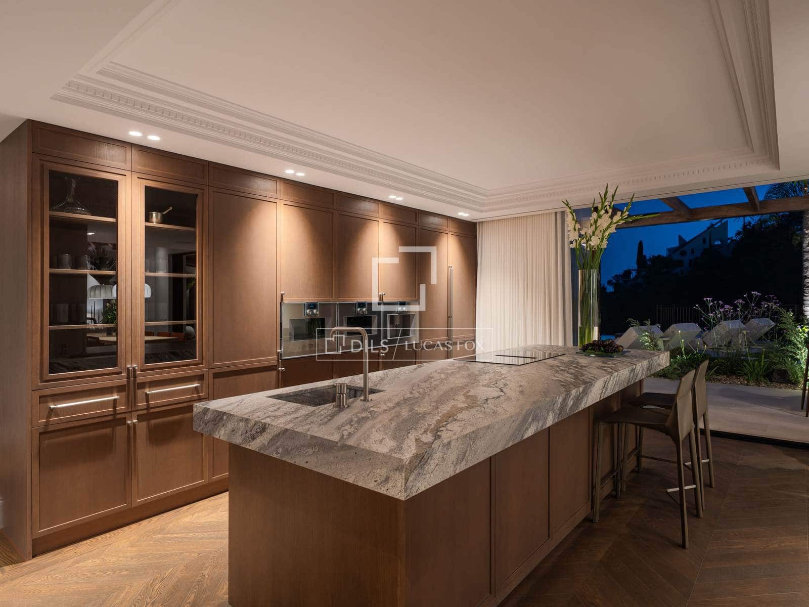 6 bedroom Villa for sale in Marbella with pool garage - € 8,795,000 (Ref: 9965779)