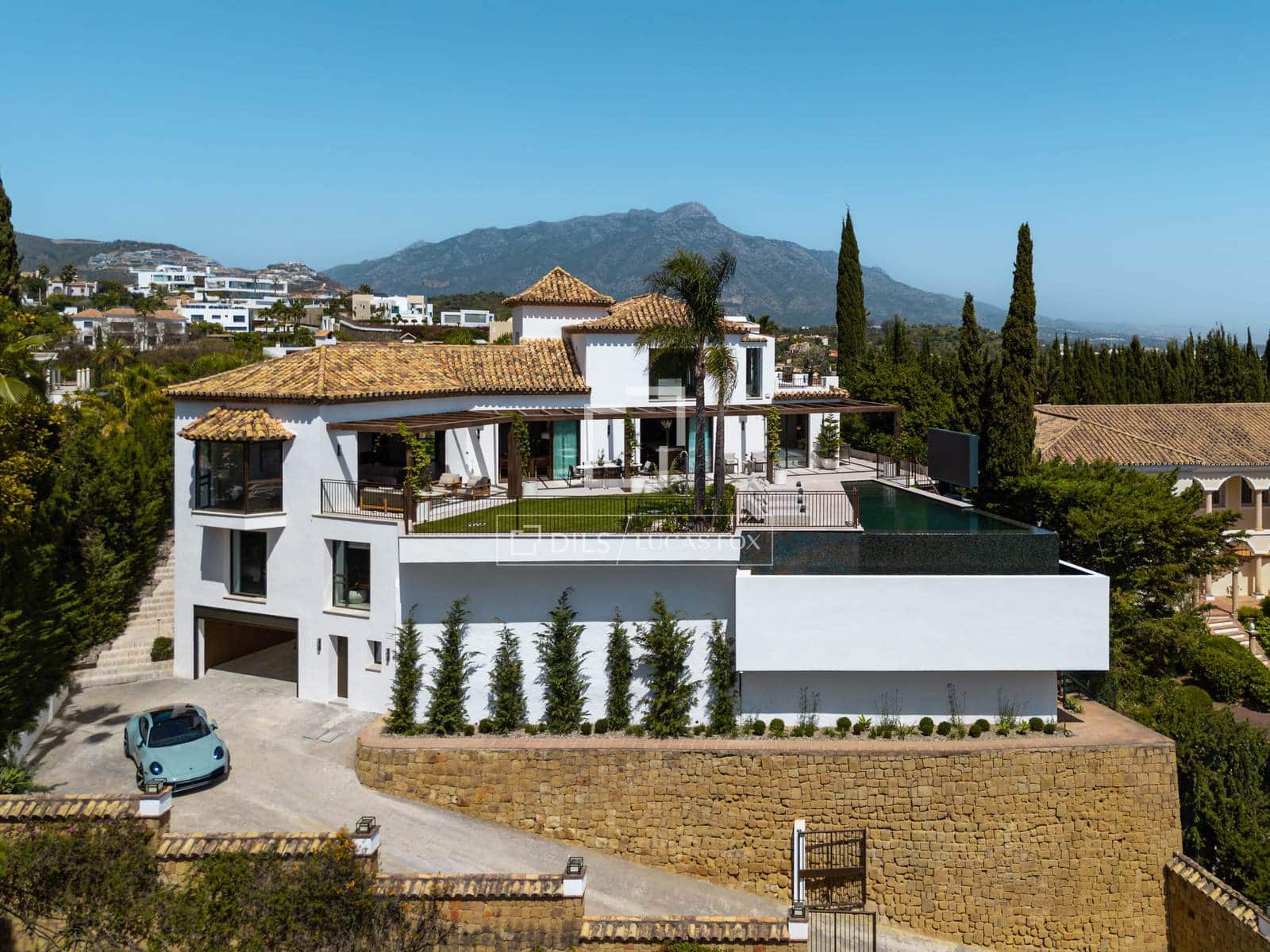 6 bedroom Villa for sale in Marbella with pool garage - € 8,795,000 (Ref: 9965779)