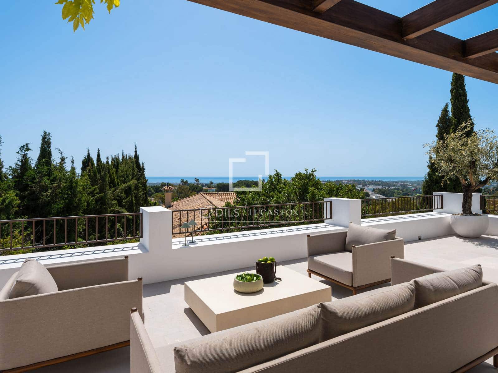 6 bedroom Villa for sale in Marbella with pool garage - € 8,795,000 (Ref: 9965779)