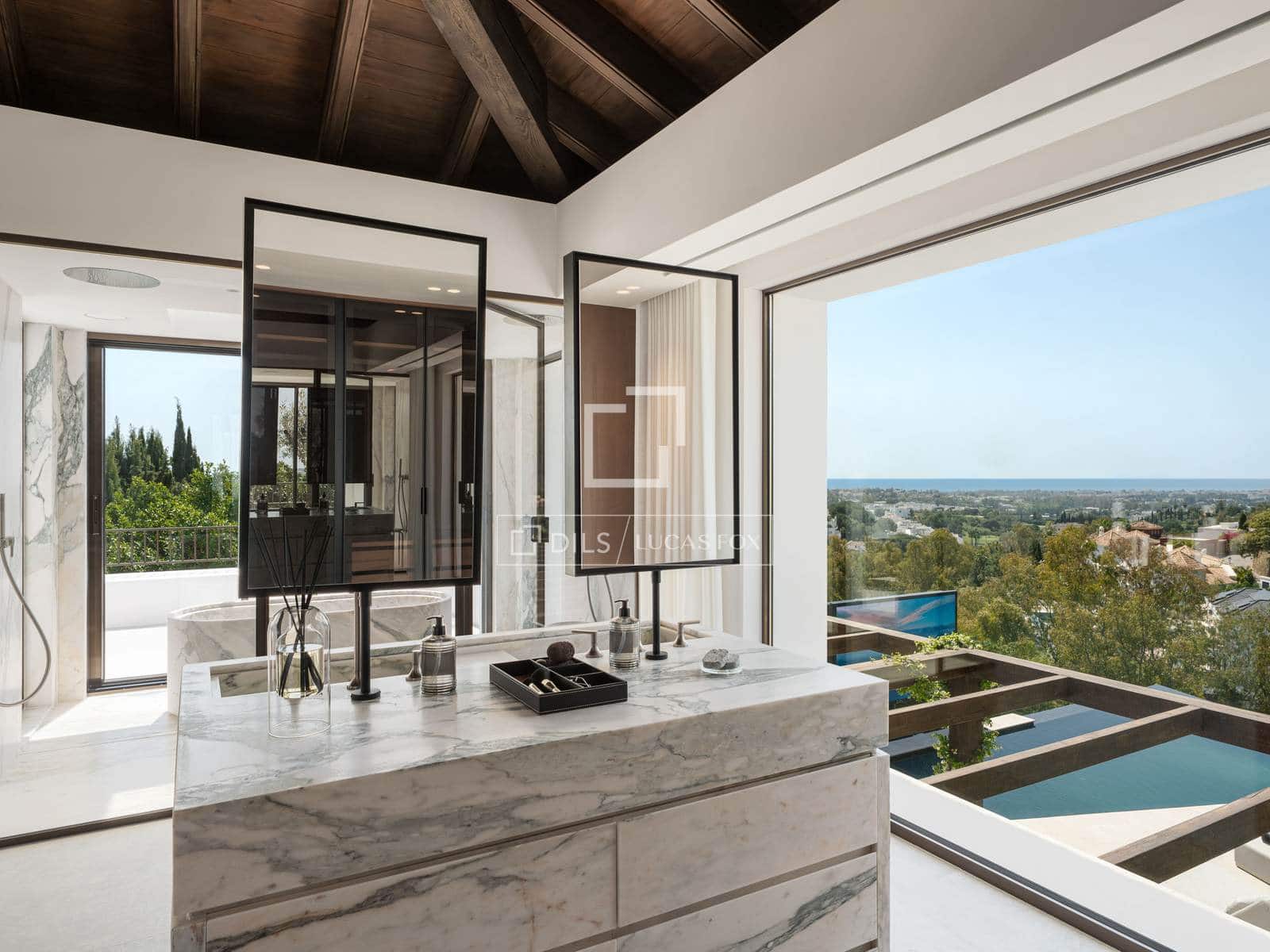 6 bedroom Villa for sale in Marbella with pool garage - € 8,795,000 (Ref: 9965779)
