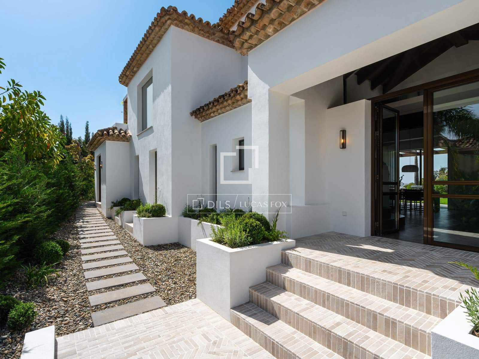 6 bedroom Villa for sale in Marbella with pool garage - € 8,795,000 (Ref: 9965779)