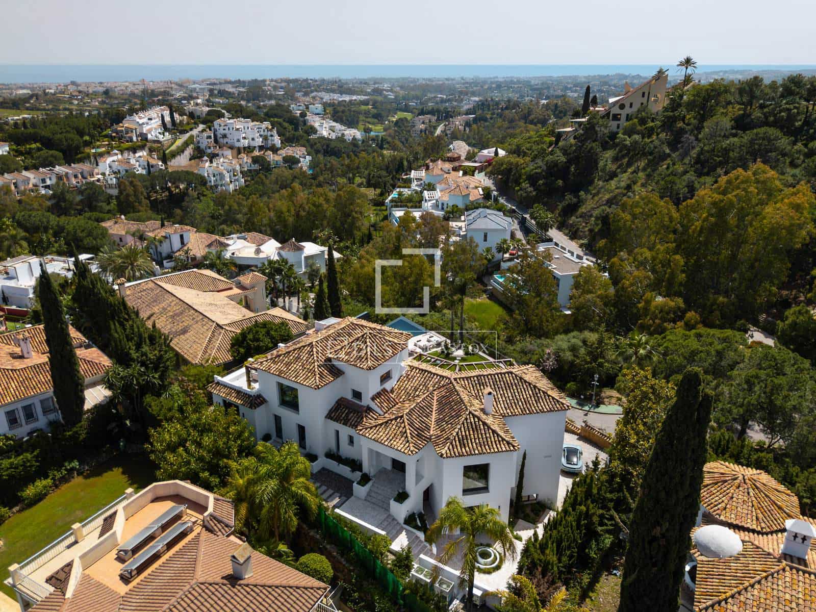 6 bedroom Villa for sale in Marbella with pool garage - € 8,795,000 (Ref: 9965779)
