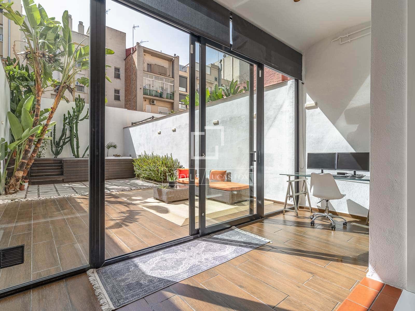 2 soverom Leilighet til salgs i Barcelona by med svømmebasseng - € 650 000 (Ref: 9965781)