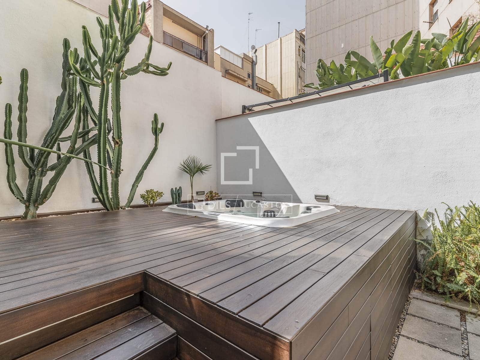 2 soverom Leilighet til salgs i Barcelona by med svømmebasseng - € 650 000 (Ref: 9965781)