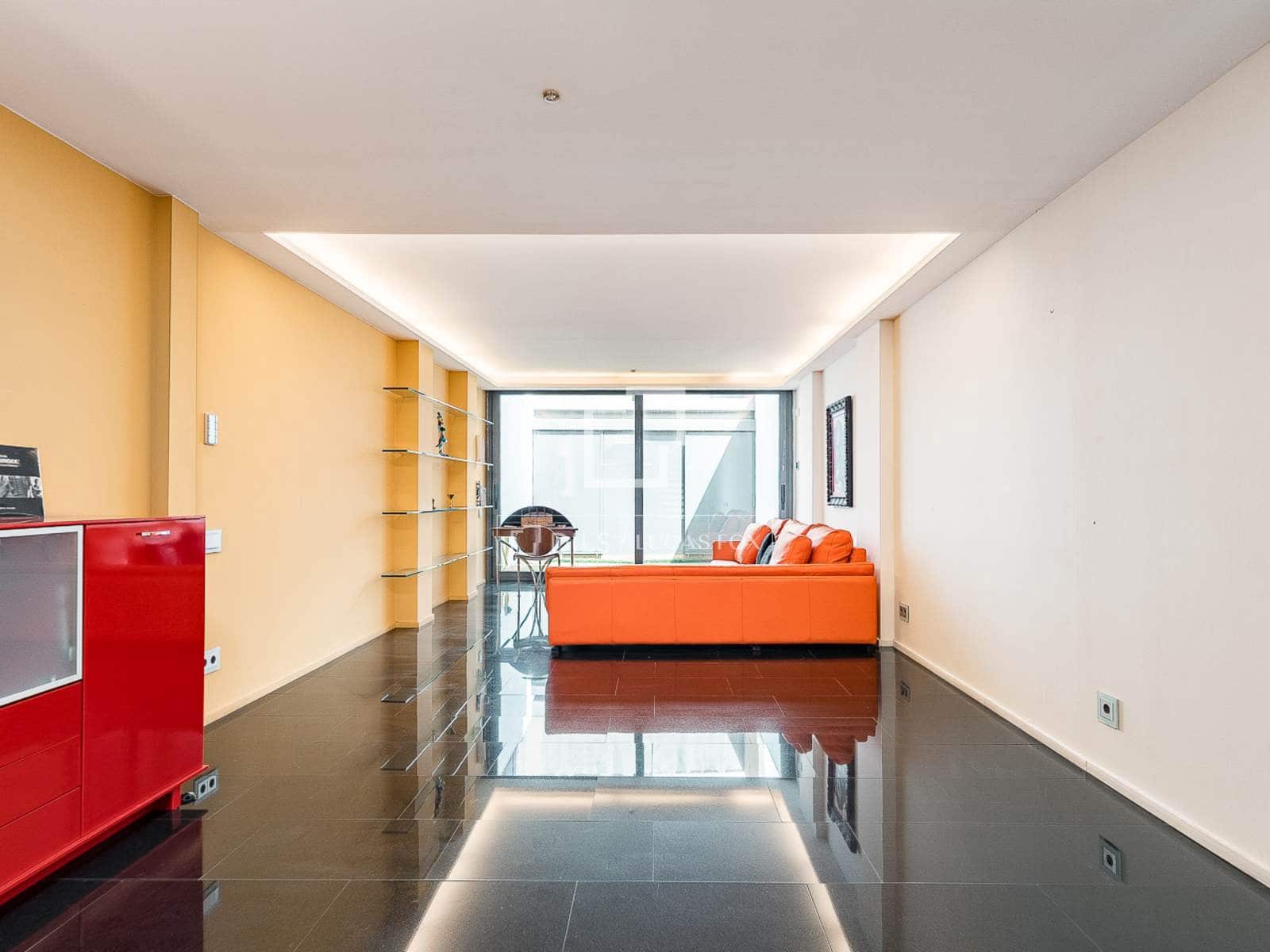 4 bedroom Villa for sale in Barcelona city with pool garage - € 1,300,000 (Ref: 9965782)