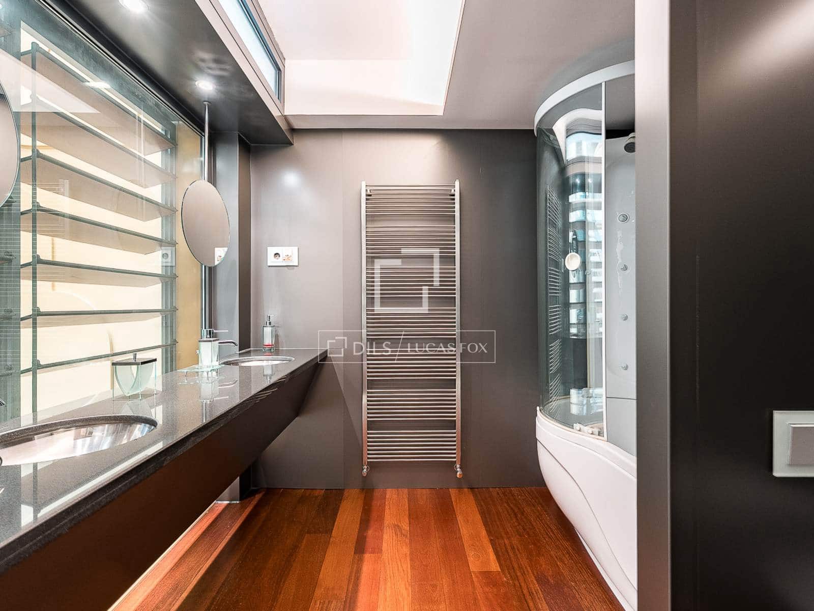4 bedroom Villa for sale in Barcelona city with pool garage - € 1,300,000 (Ref: 9965782)