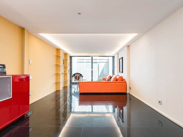 4 sypialnia Willa na sprzedaż w Miasto Barcelona z basenem garażem - 1 300 000 € (Ref: 9965782)
