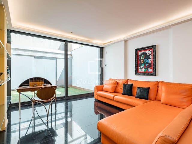 4 sypialnia Willa na sprzedaż w Miasto Barcelona z basenem garażem - 1 300 000 € (Ref: 9965782)