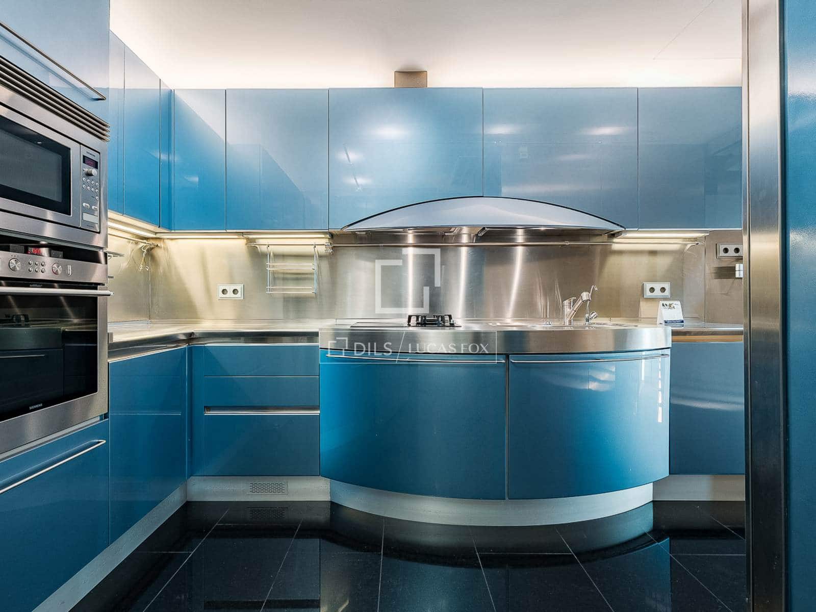 4 bedroom Villa for sale in Barcelona city with pool garage - € 1,300,000 (Ref: 9965782)