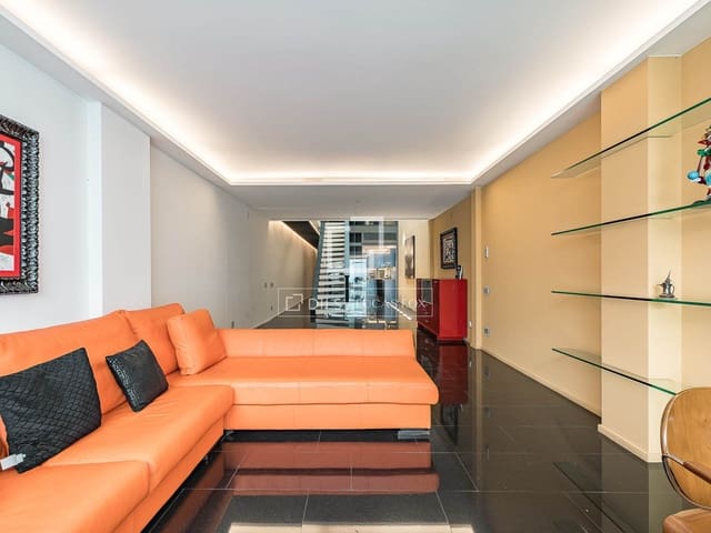 4 sypialnia Willa na sprzedaż w Miasto Barcelona z basenem garażem - 1 300 000 € (Ref: 9965782)