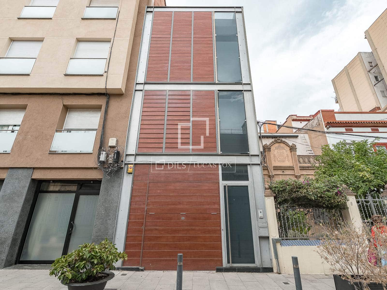 4 bedroom Villa for sale in Barcelona city with pool garage - € 1,300,000 (Ref: 9965782)