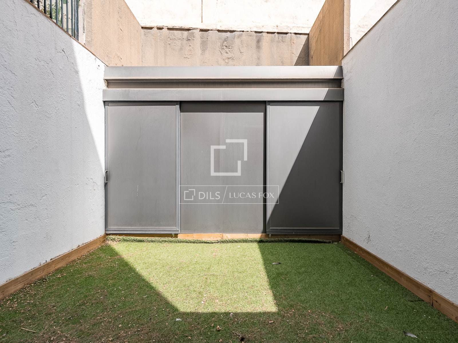 4 bedroom Villa for sale in Barcelona city with pool garage - € 1,300,000 (Ref: 9965782)