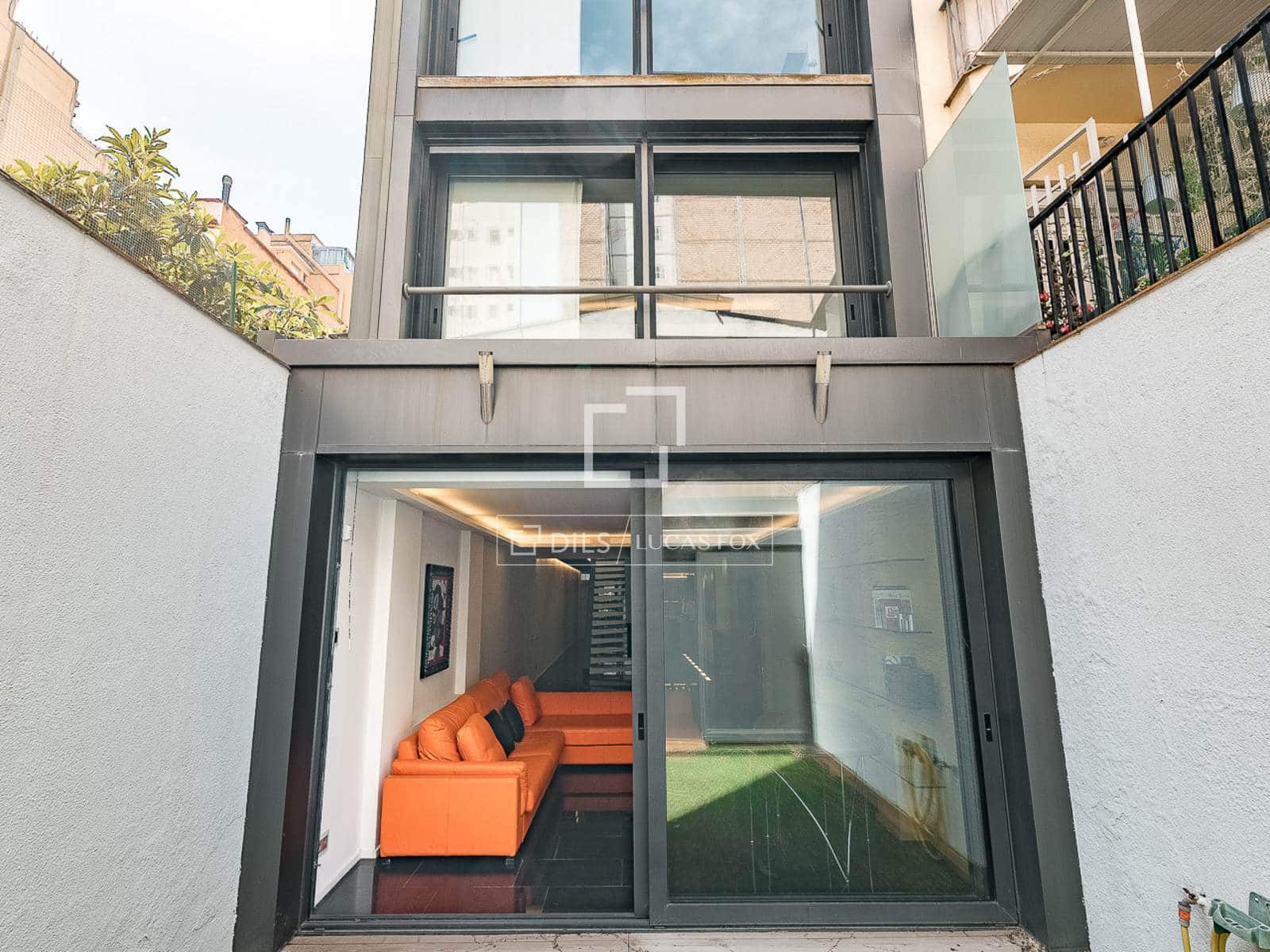 4 bedroom Villa for sale in Barcelona city with pool garage - € 1,300,000 (Ref: 9965782)