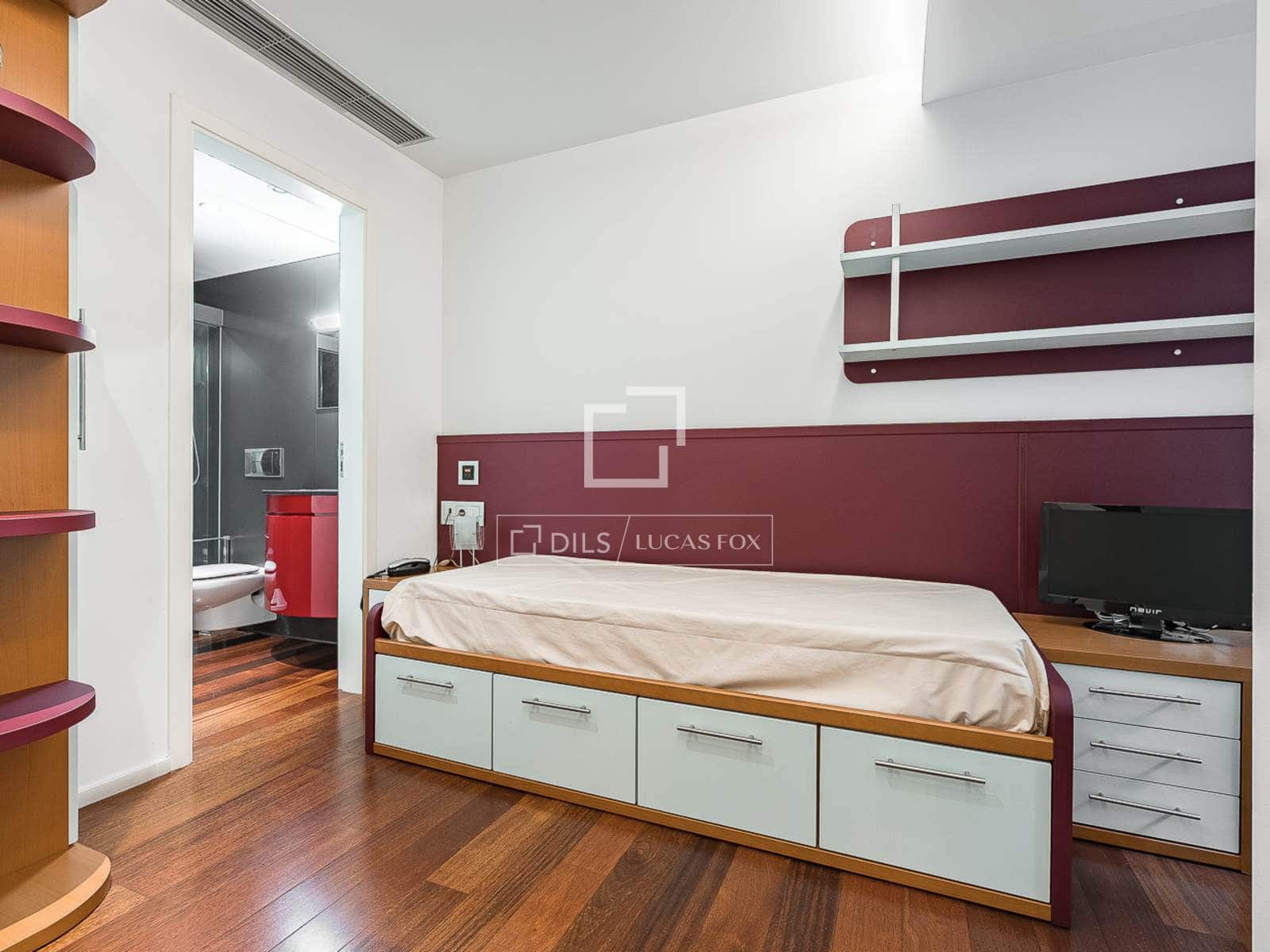 4 bedroom Villa for sale in Barcelona city with pool garage - € 1,300,000 (Ref: 9965782)