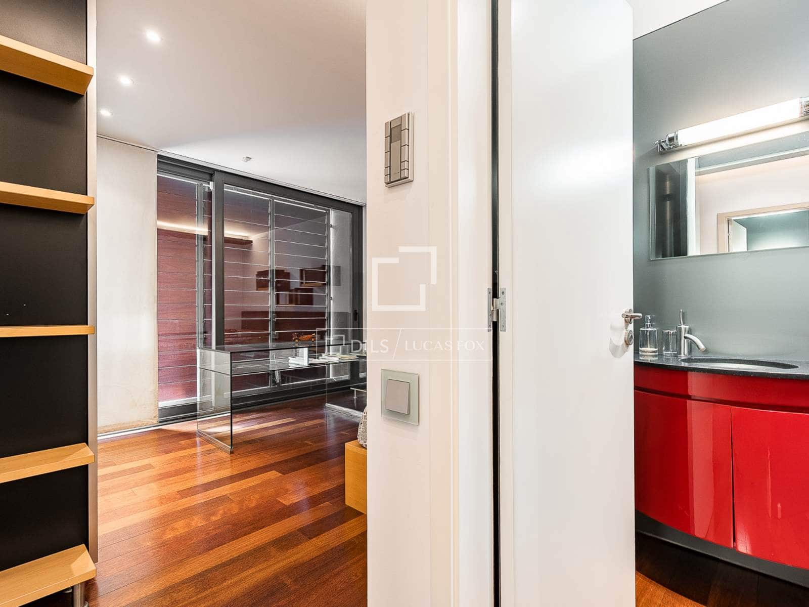 4 bedroom Villa for sale in Barcelona city with pool garage - € 1,300,000 (Ref: 9965782)