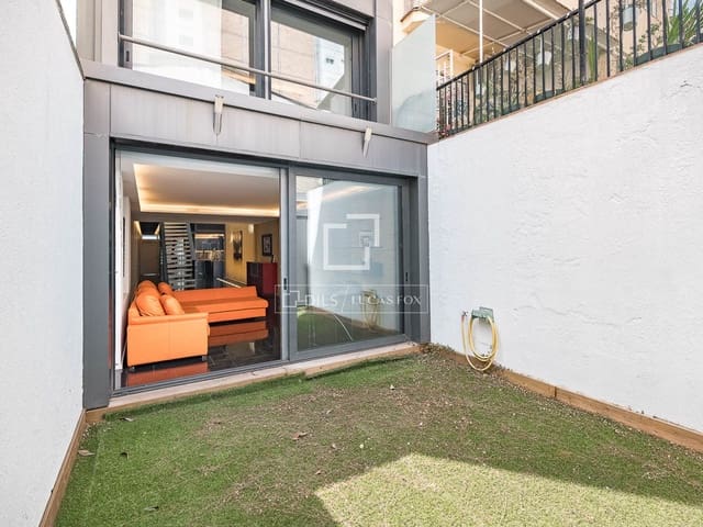 4 sypialnia Willa na sprzedaż w Miasto Barcelona z basenem garażem - 1 300 000 € (Ref: 9965782)