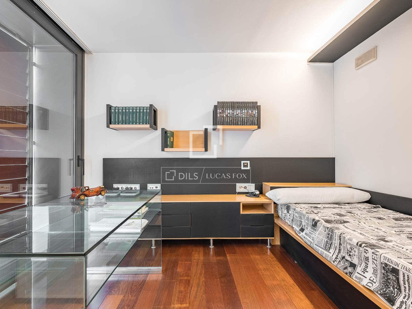 4 bedroom Villa for sale in Barcelona city with pool garage - € 1,300,000 (Ref: 9965782)