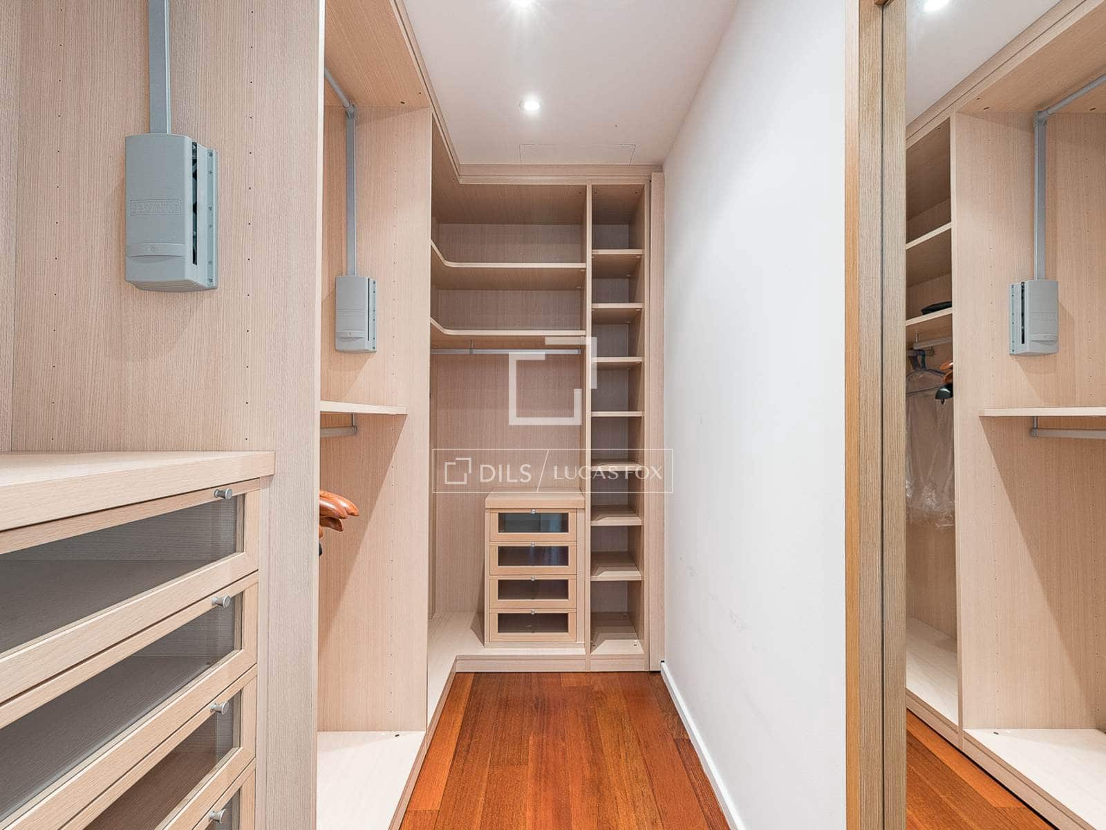 4 bedroom Villa for sale in Barcelona city with pool garage - € 1,300,000 (Ref: 9965782)
