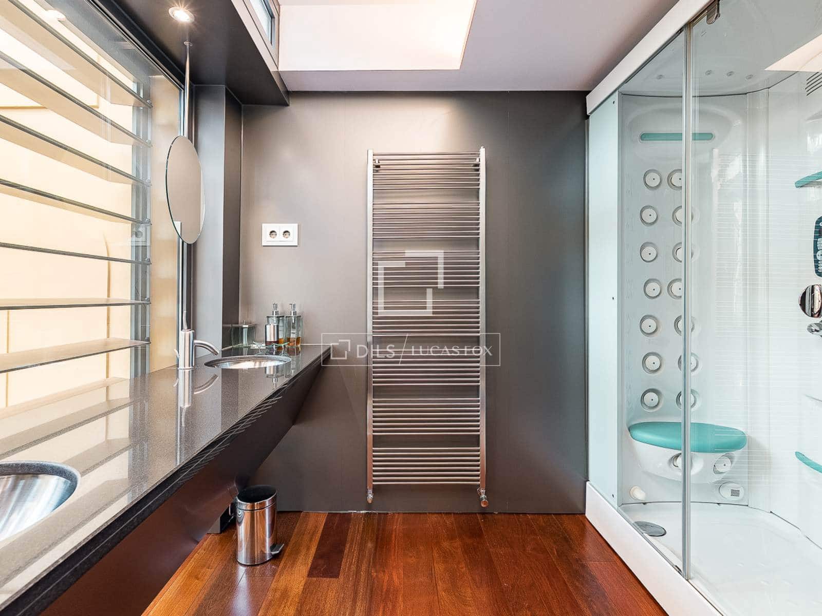 4 bedroom Villa for sale in Barcelona city with pool garage - € 1,300,000 (Ref: 9965782)