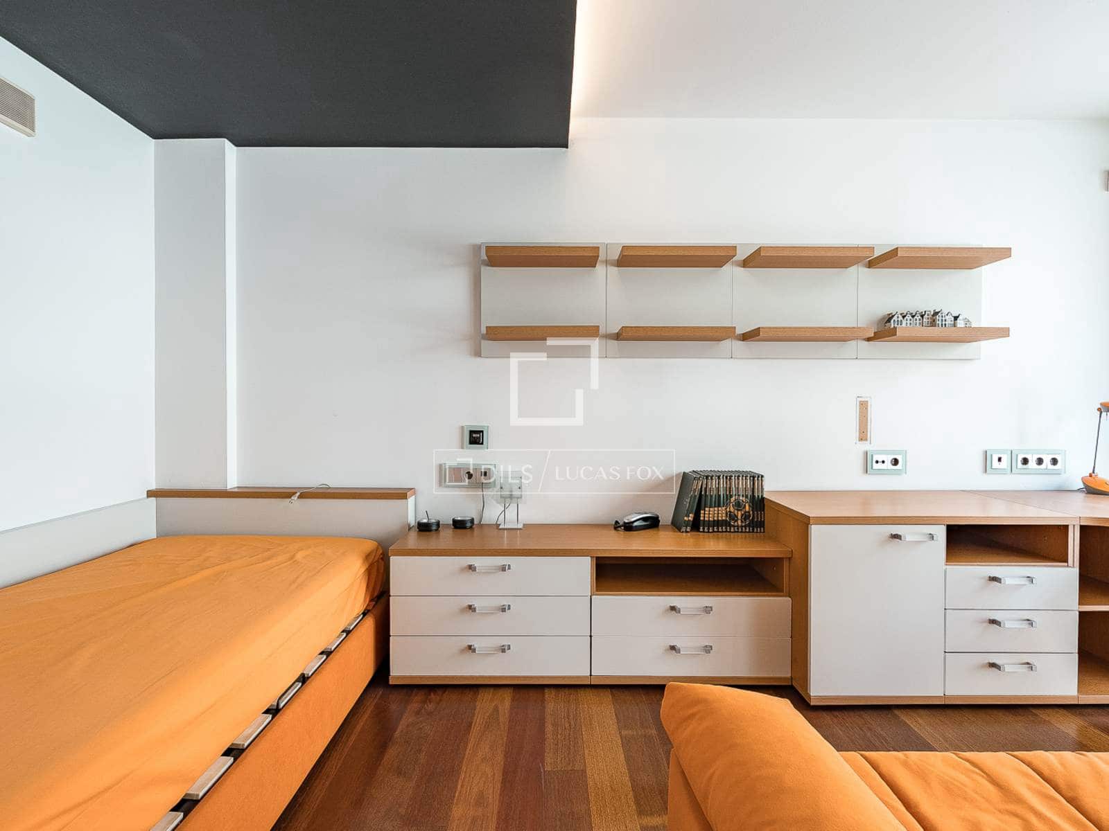 4 bedroom Villa for sale in Barcelona city with pool garage - € 1,300,000 (Ref: 9965782)