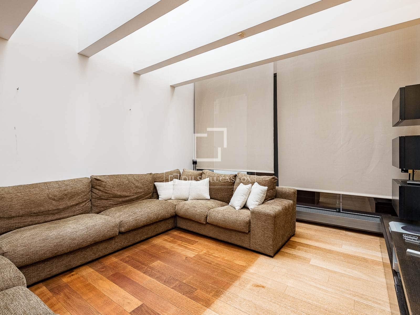 4 bedroom Villa for sale in Barcelona city with pool garage - € 1,300,000 (Ref: 9965782)