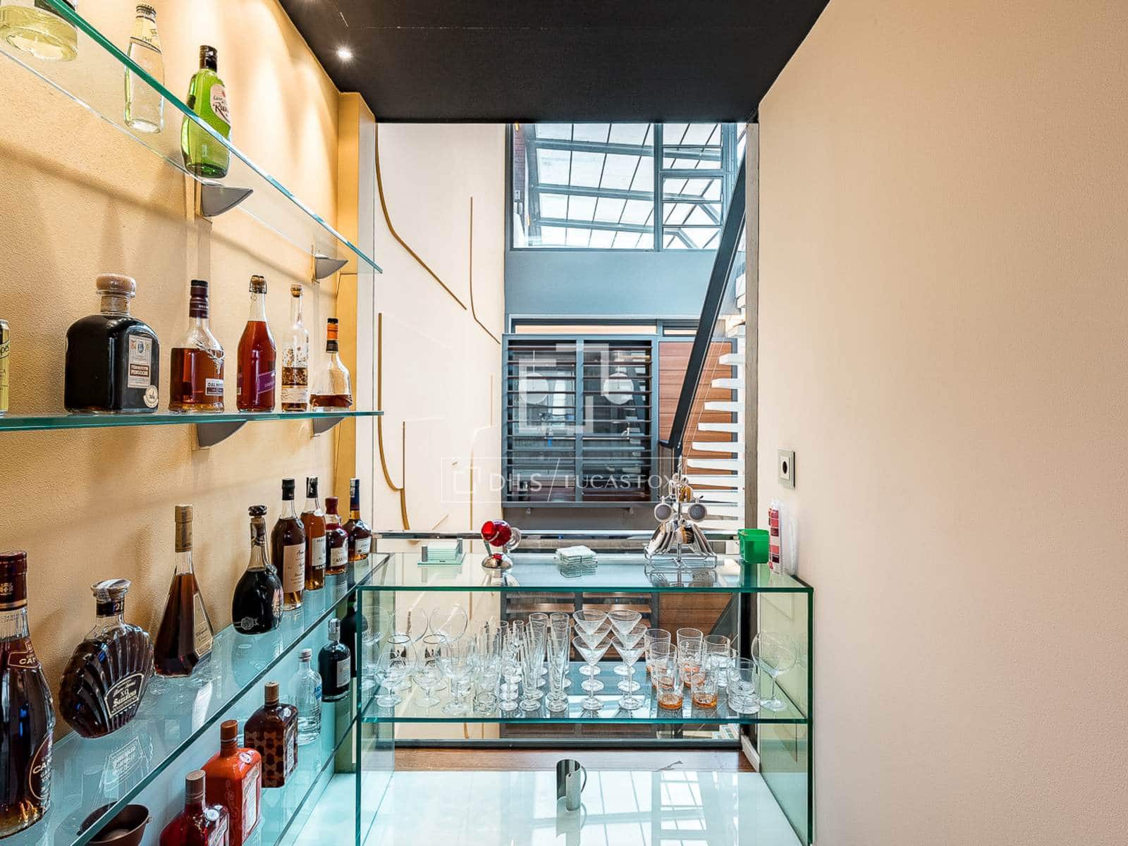 4 bedroom Villa for sale in Barcelona city with pool garage - € 1,300,000 (Ref: 9965782)