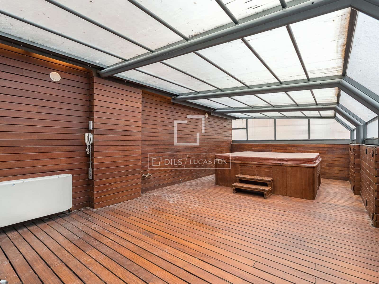 4 bedroom Villa for sale in Barcelona city with pool garage - € 1,300,000 (Ref: 9965782)