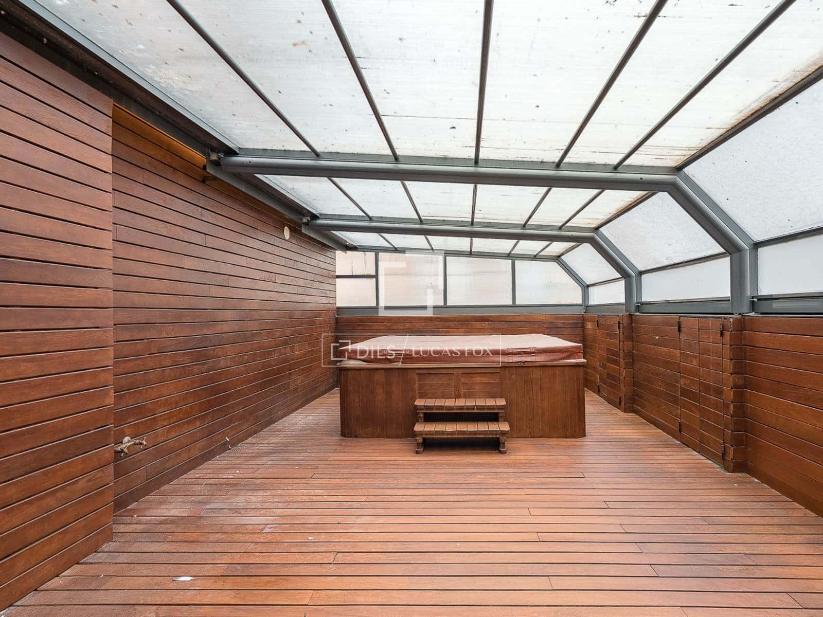4 bedroom Villa for sale in Barcelona city with pool garage - € 1,300,000 (Ref: 9965782)
