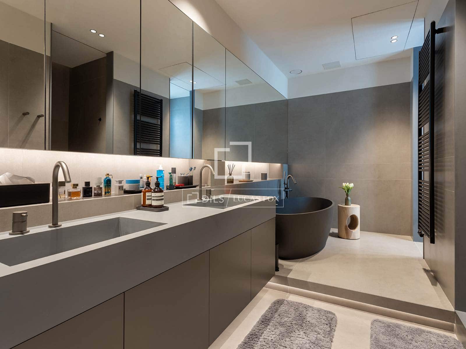 4 soveværelse Lejlighed til salg i Barcelona by med garage - € 2.500.000 (Ref: 9965872)