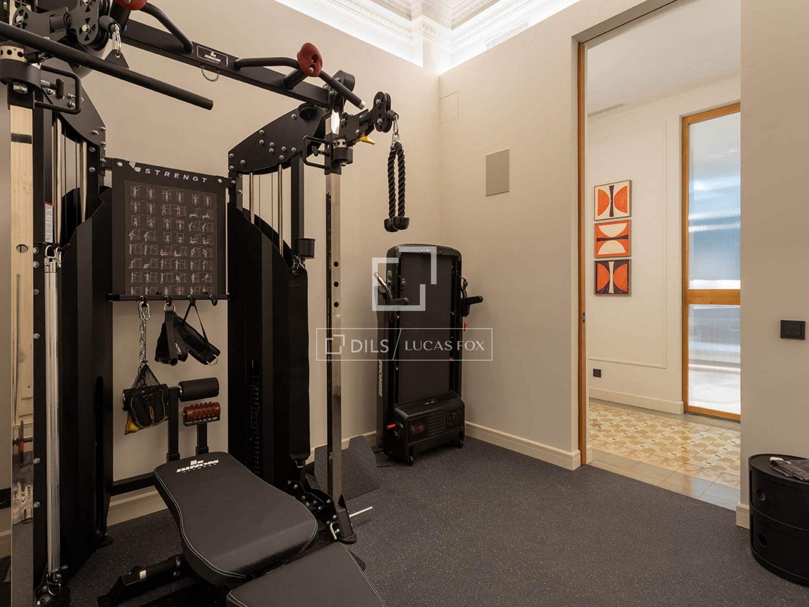 4 soveværelse Lejlighed til salg i Barcelona by med garage - € 2.500.000 (Ref: 9965872)