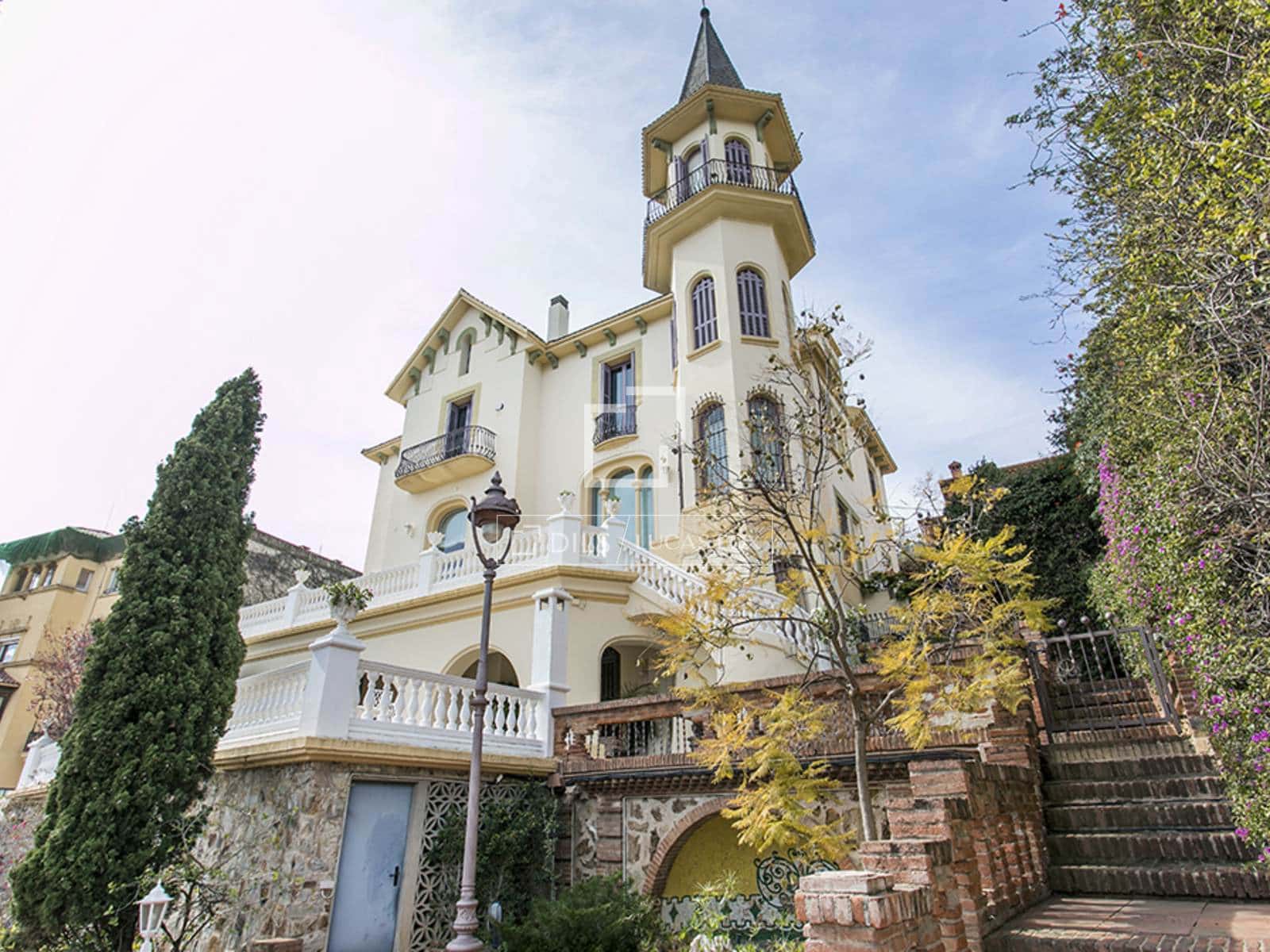6 bedroom Villa for sale in Barcelona city with pool garage - € 5,980,000 (Ref: 9965873)
