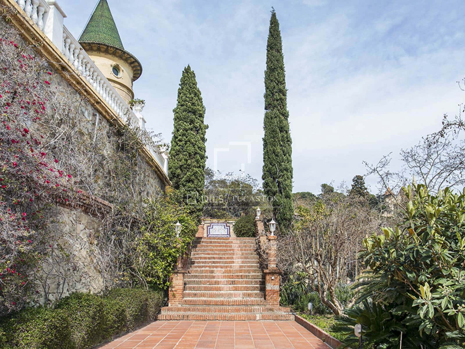 6 bedroom Villa for sale in Barcelona city with pool garage - € 5,980,000 (Ref: 9965873)