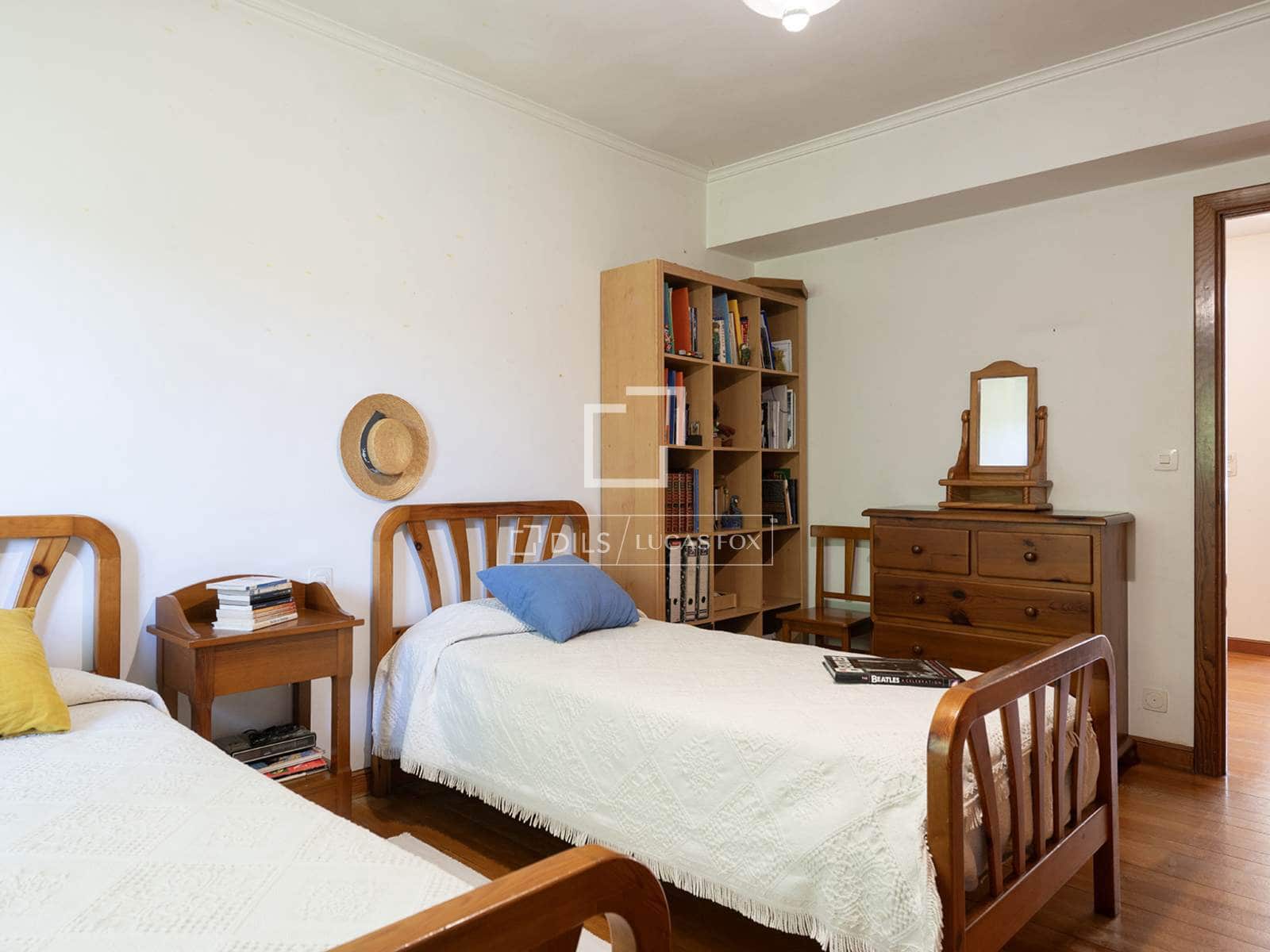 5 camera da letto Villa in vendita in Tomino con piscina garage - 420.000 € (Rif: 9966070)