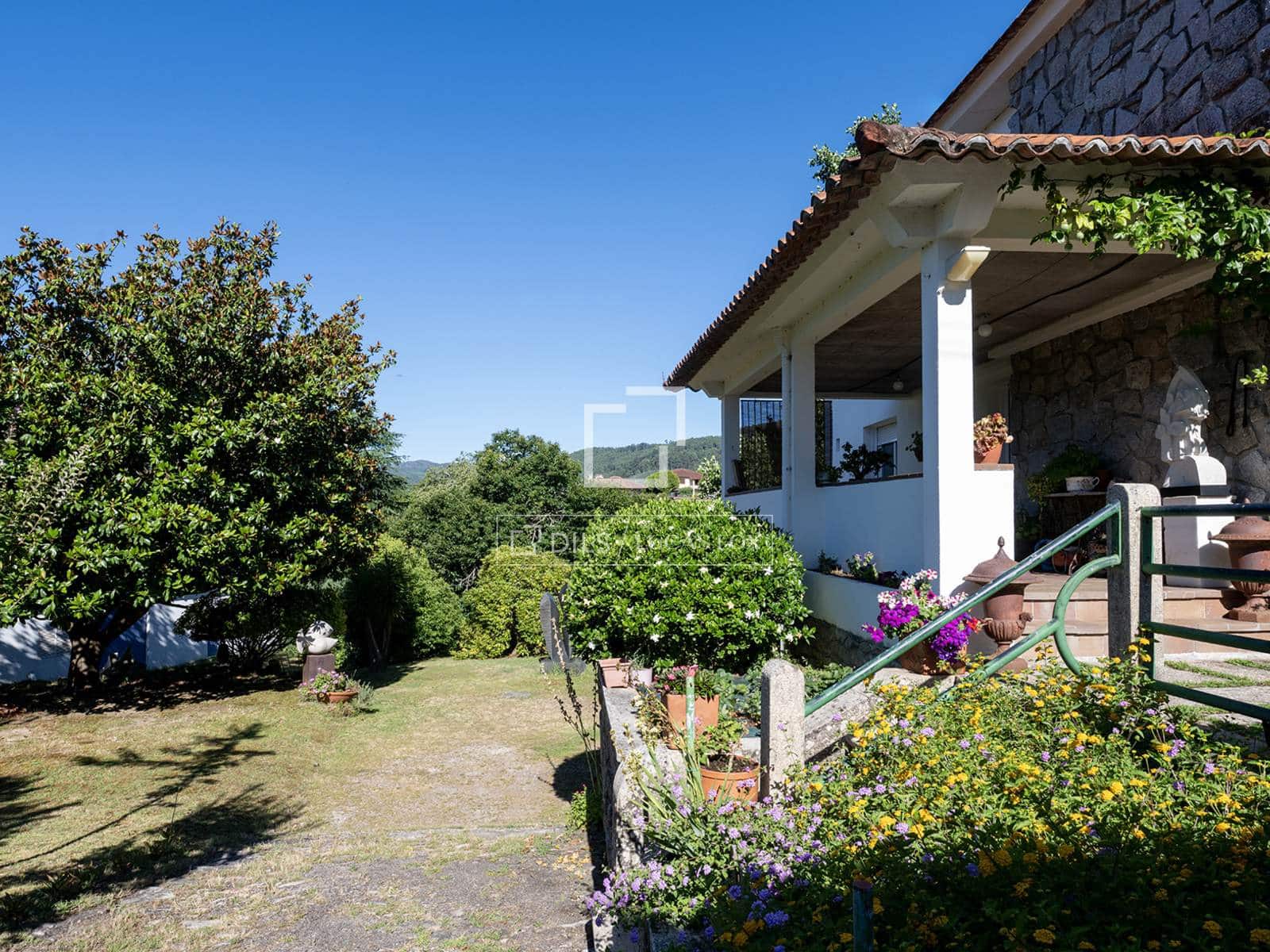 5 camera da letto Villa in vendita in Tomino con piscina garage - 420.000 € (Rif: 9966070)