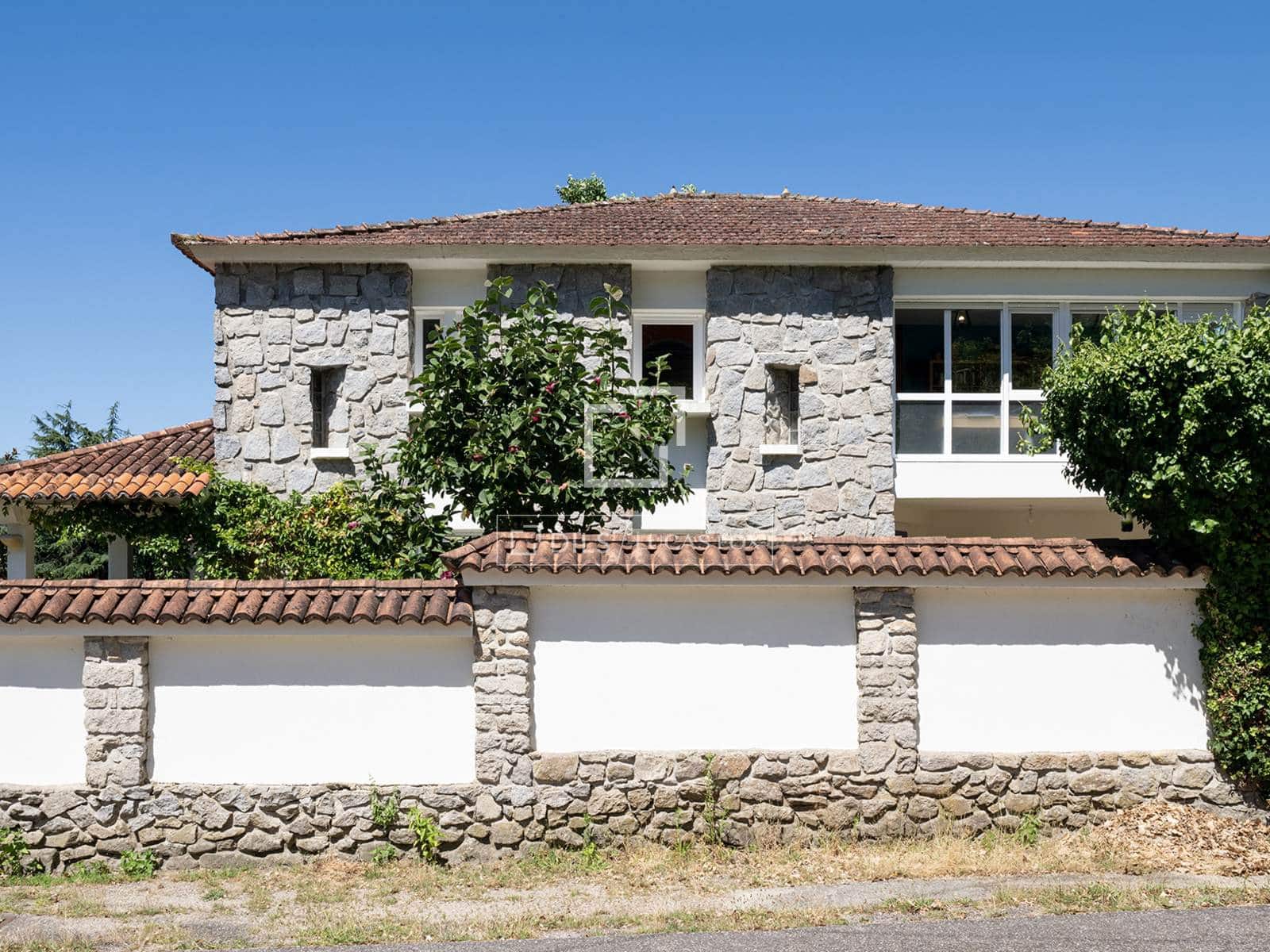 5 camera da letto Villa in vendita in Tomino con piscina garage - 420.000 € (Rif: 9966070)