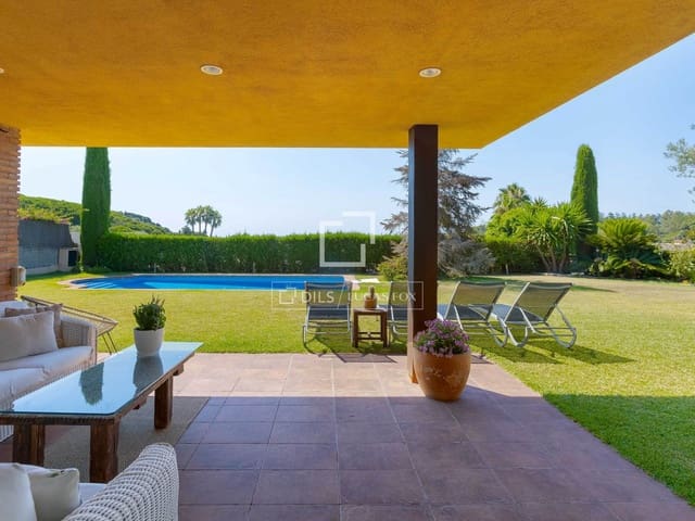 4 camera da letto Villa in vendita in Sant Vicenç de Montalt con piscina garage - 1.100.000 € (Rif: 9967091)