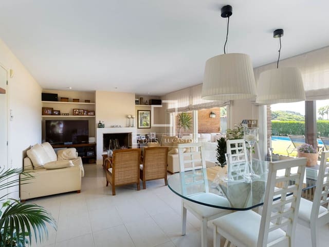 4 camera da letto Villa in vendita in Sant Vicenç de Montalt con piscina garage - 1.100.000 € (Rif: 9967091)