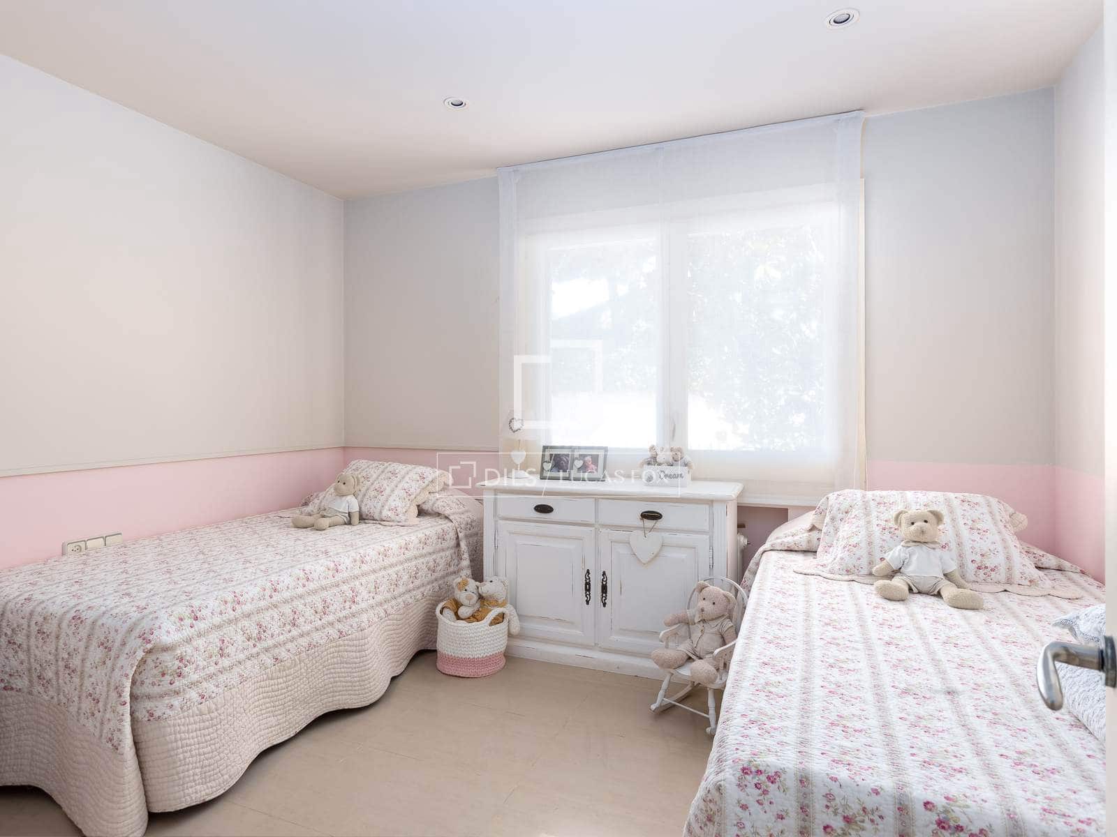 4 camera da letto Villa in vendita in Sant Vicenc de Montalt con piscina garage - 1.100.000 € (Rif: 9967091)