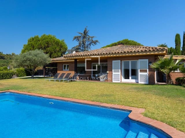 4 camera da letto Villa in vendita in Sant Vicenç de Montalt con piscina garage - 1.100.000 € (Rif: 9967091)