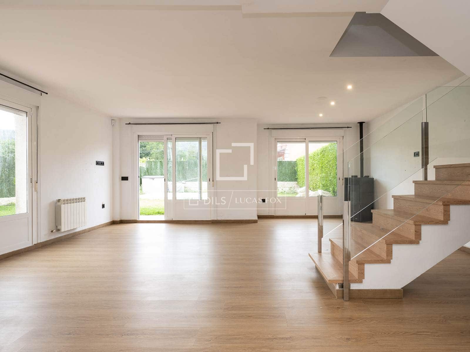 3 slaapkamer Villa te koop in Sanxenxo met zwembad garage - € 450.000 (Ref: 9967961)