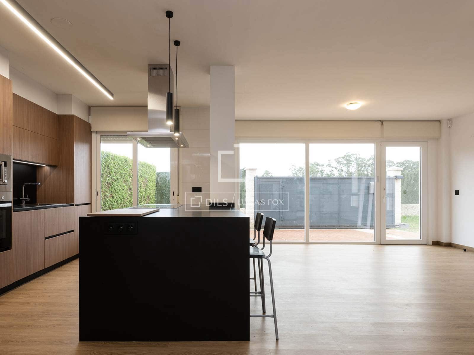 3 slaapkamer Villa te koop in Sanxenxo met zwembad garage - € 450.000 (Ref: 9967961)