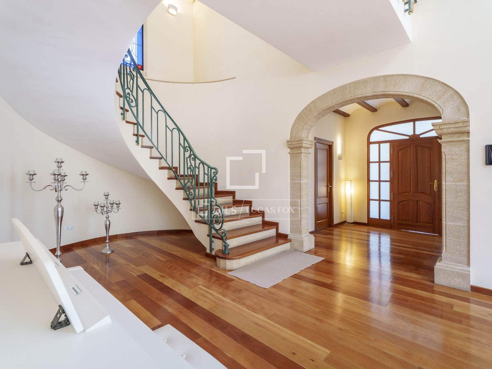6 bedroom Villa for sale in Godella with pool garage - € 2,950,000 (Ref: 9968476)
