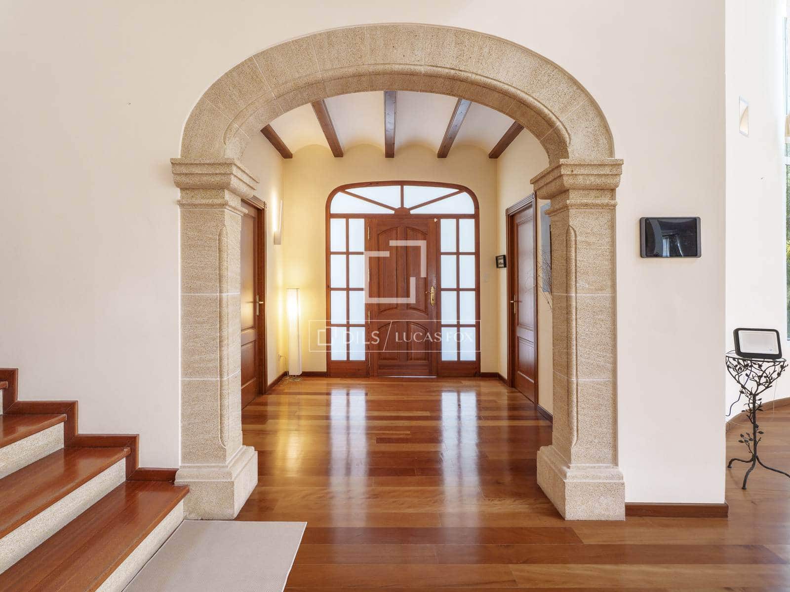 6 bedroom Villa for sale in Godella with pool garage - € 2,950,000 (Ref: 9968476)