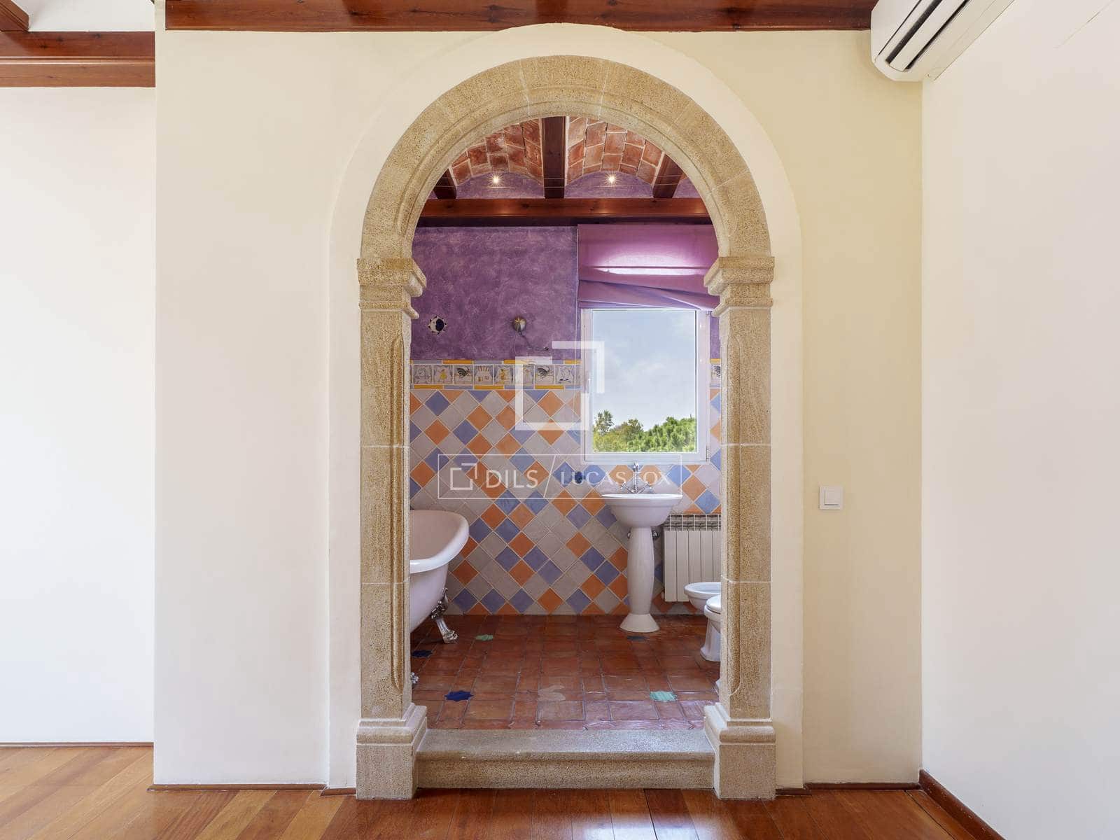 6 bedroom Villa for sale in Godella with pool garage - € 2,950,000 (Ref: 9968476)