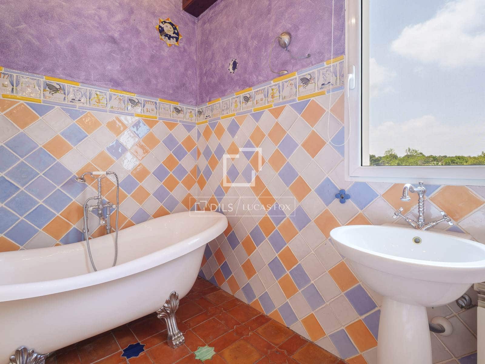6 bedroom Villa for sale in Godella with pool garage - € 2,950,000 (Ref: 9968476)