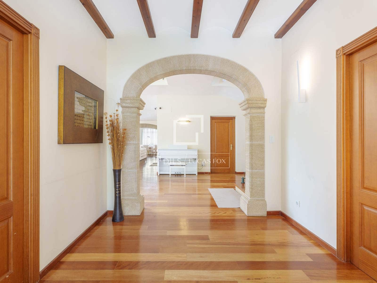 6 bedroom Villa for sale in Godella with pool garage - € 2,950,000 (Ref: 9968476)