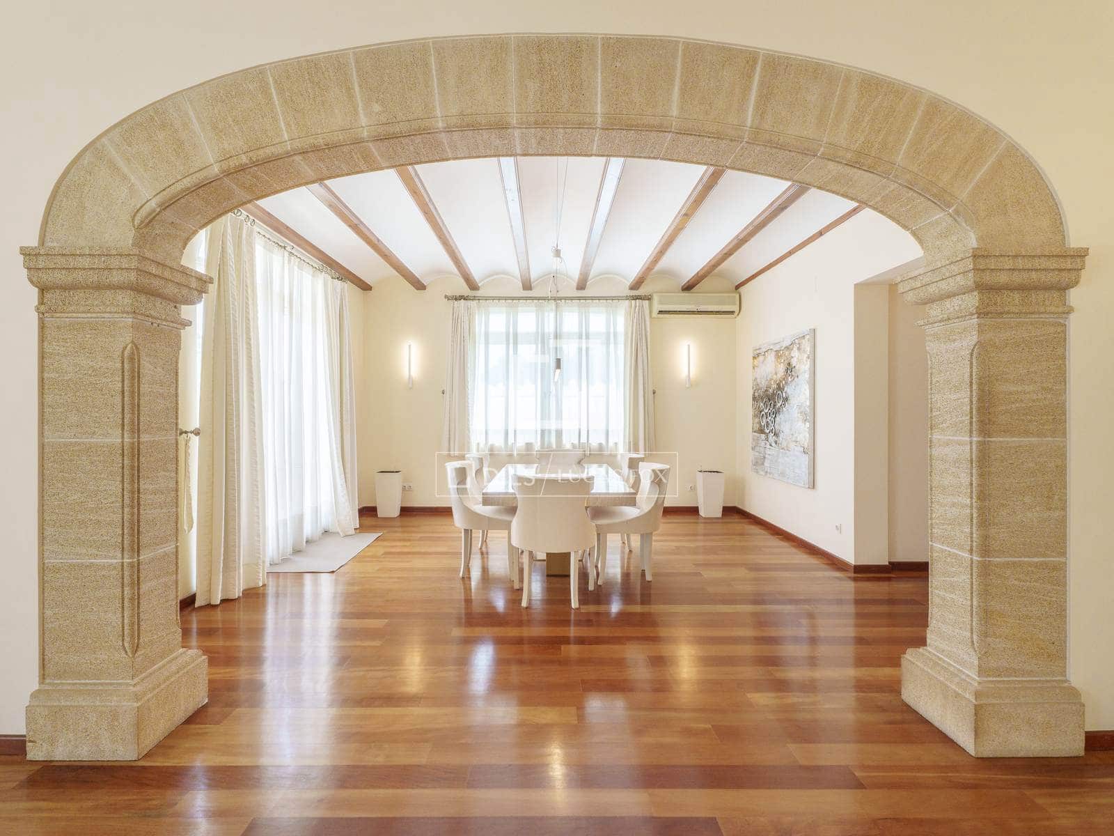 6 bedroom Villa for sale in Godella with pool garage - € 2,950,000 (Ref: 9968476)