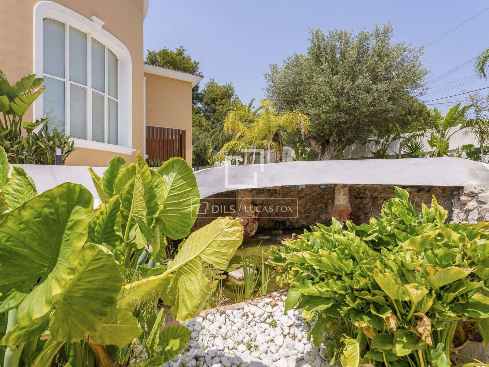 6 bedroom Villa for sale in Godella with pool garage - € 2,950,000 (Ref: 9968476)